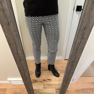 EUC Krazy Larry black and white print stretch pants size 4